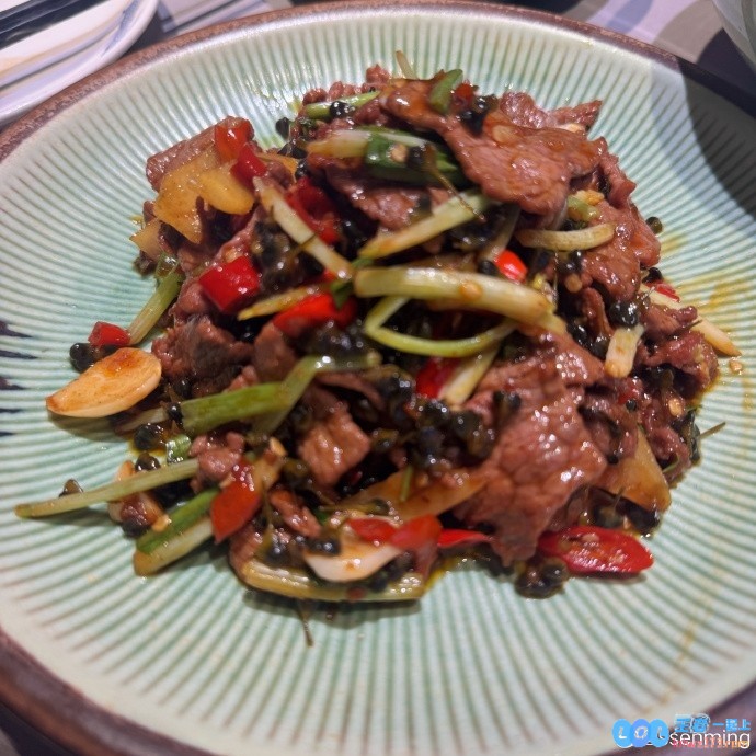 Meiko请客吃饭！Ming晒聚餐照：感谢田老板，请客吃饭，一起欢聚庆祝友谊长存