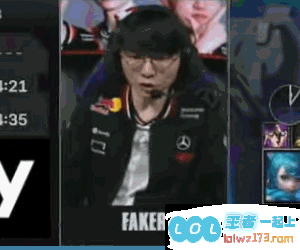 被逼入绝境！Faker表情凝重无奈挠头Guma低头连续抿嘴，赛场背后的心灵挣扎与希望