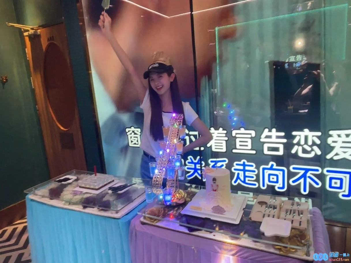 运动风这一块！LPL官方主持泱泱分享生日照片：今天🎂