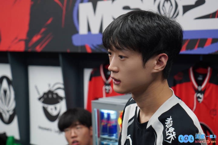 纯粹?Cube翻出老照片香克斯：打职业不是为了证明自己就是为了热爱，追寻心中的电竞梦