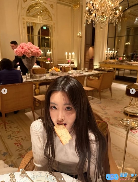 Ming绯闻女友1saye晒照：巴黎的OOTD碎片！时尚与浪漫交汇的绝美瞬间