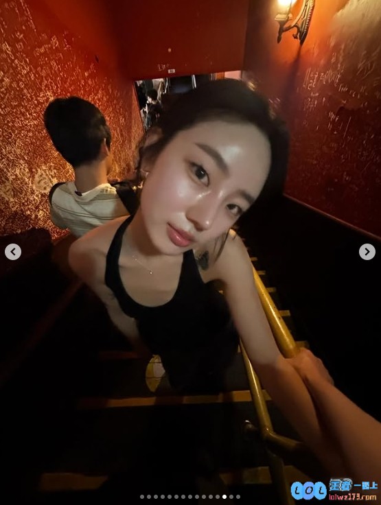 Peyz姐姐晒照：人生苦短享受它?