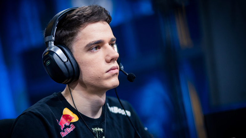 HLTV茶话会：EliGE和Twistzz互换东家？zont1x的未来？