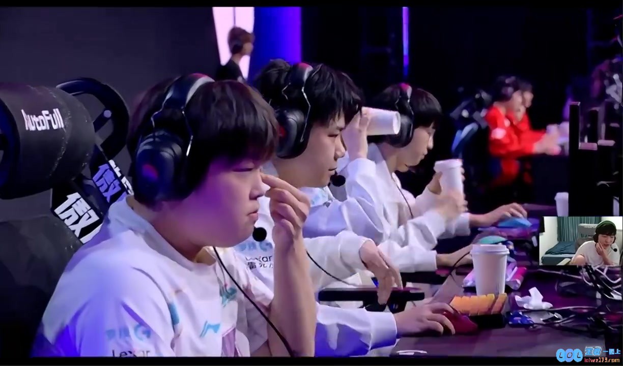 Cryin：豹女打巨魔没看出什么作用团战也没用感觉是训练赛效果
