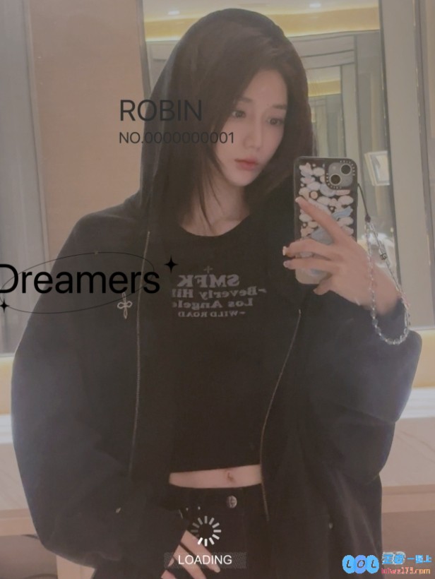 小悠晒照：杭州搬砖结束！大家都辛苦啦～在汗水与奋斗中谱写青春乐章