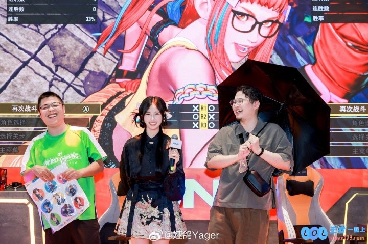 永劫赛事女主持Yager晒照：在CJ被格斗玩家的热情包裹的里三层外三层