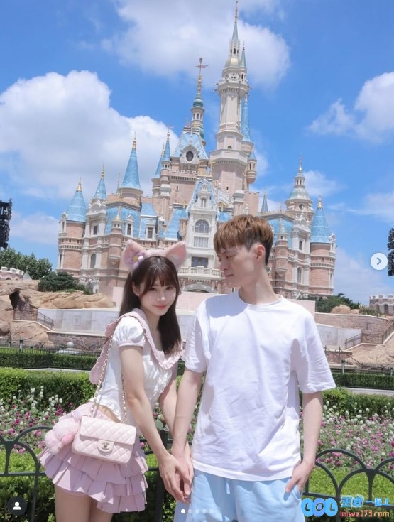 FoFo女友晒照：去迪士尼二人世界~₊⁺?₊⁺，共度浪漫时光的奇妙旅程