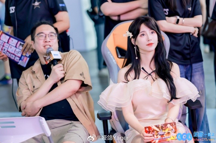 ?人美腿还长！永劫女主持Yager晒照：感谢SNK托举了我们的青春与热血