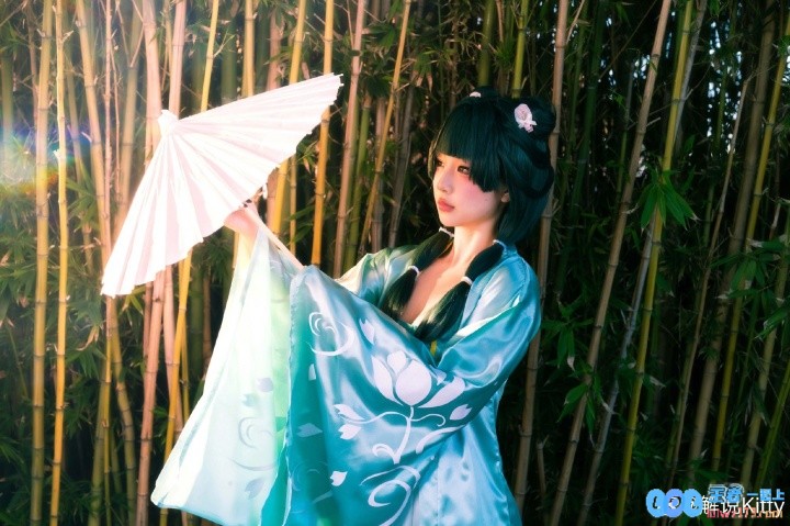 前LPL英文流解说Kitty分享cos照：「七」待是你，「夕」望也是你~