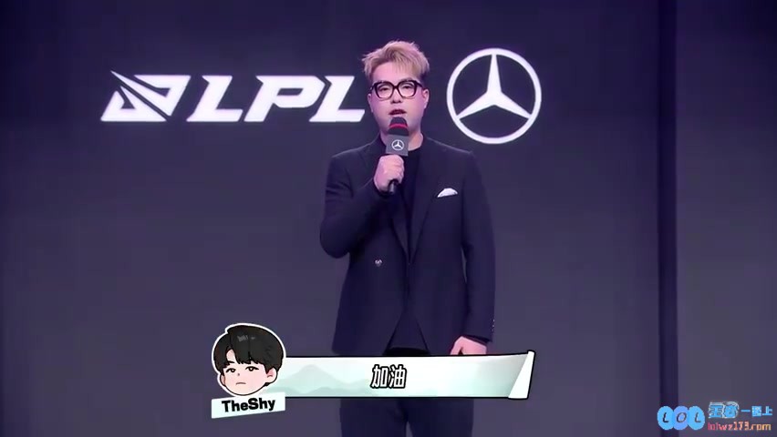 IG发布对阵WBG赛场语音theshy：今天早下班吧加油，激情四溢的赛场传递出团结的力量