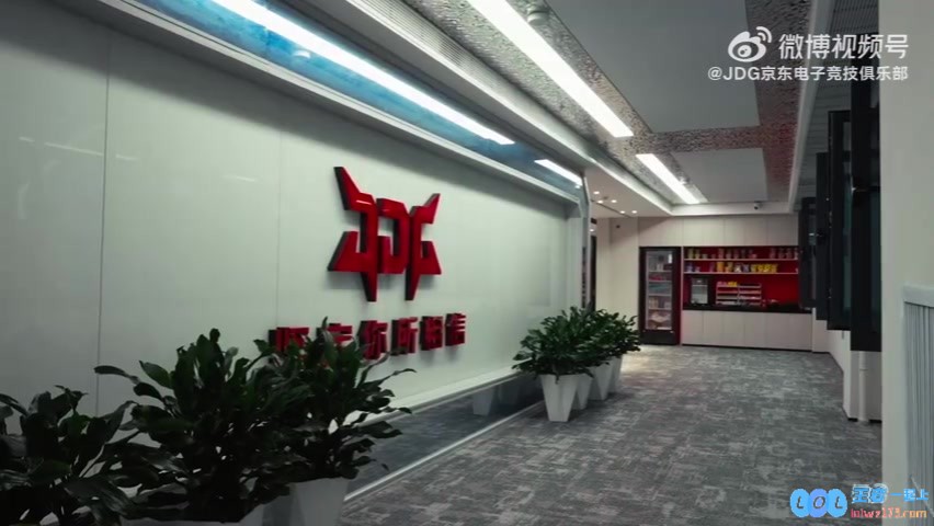 JDG发布赛场VLOGscout：我们队整体还是ok的就是打架沟通有点乱，背后的故事与挑战