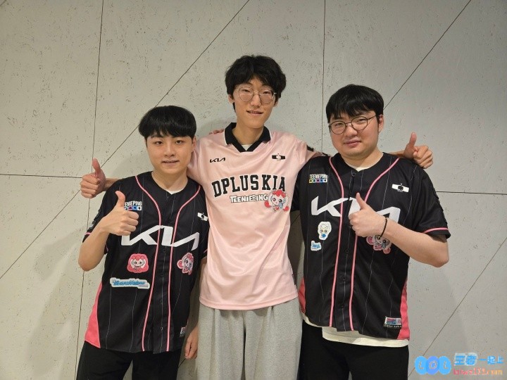 前DK上单Nuguri观赛老队友：并与Showmaker/BeryL中辅合照点赞，重温电竞岁月的浓情对会
