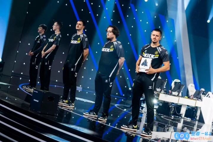 都怪G2！小蜜蜂无缘反超俱乐部冠军争夺战仅剩Falcons、TL、VP
