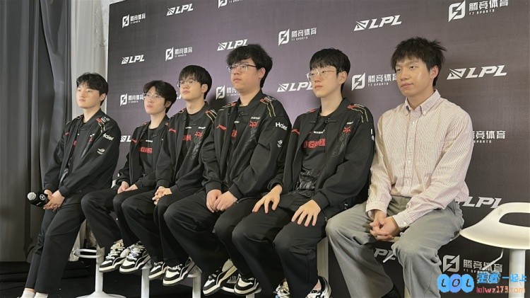 JDG赛后群访Peyz：现在状态不是很好需要更努力去恢复好的状态