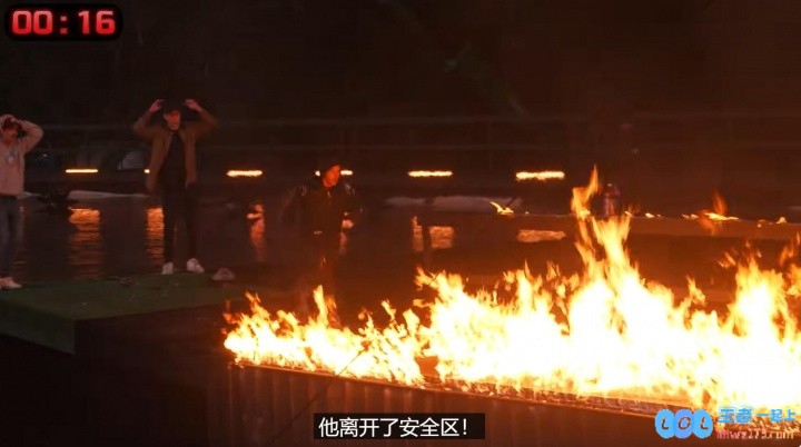 越玩越变态！世界第一网红“火烧”网友但奖励高达365万元，挑战极限玩转网络红人经济！