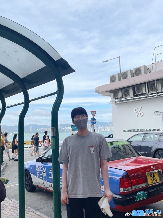 Tarzan晒在香港游玩照：来都来了，金珍洪这都不来，难道是遗憾的缺席？
