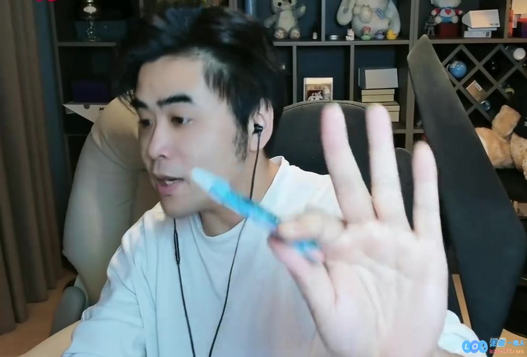 朱开：今天的比赛我只想说谢谢GALA，皇族两兄弟立功了，这场比赛成就了传奇