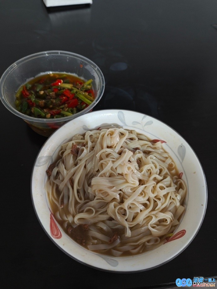 放假了还早起？sheer五点半发图配文：太阳怎么还不上班，背后隐藏的故事让人深思