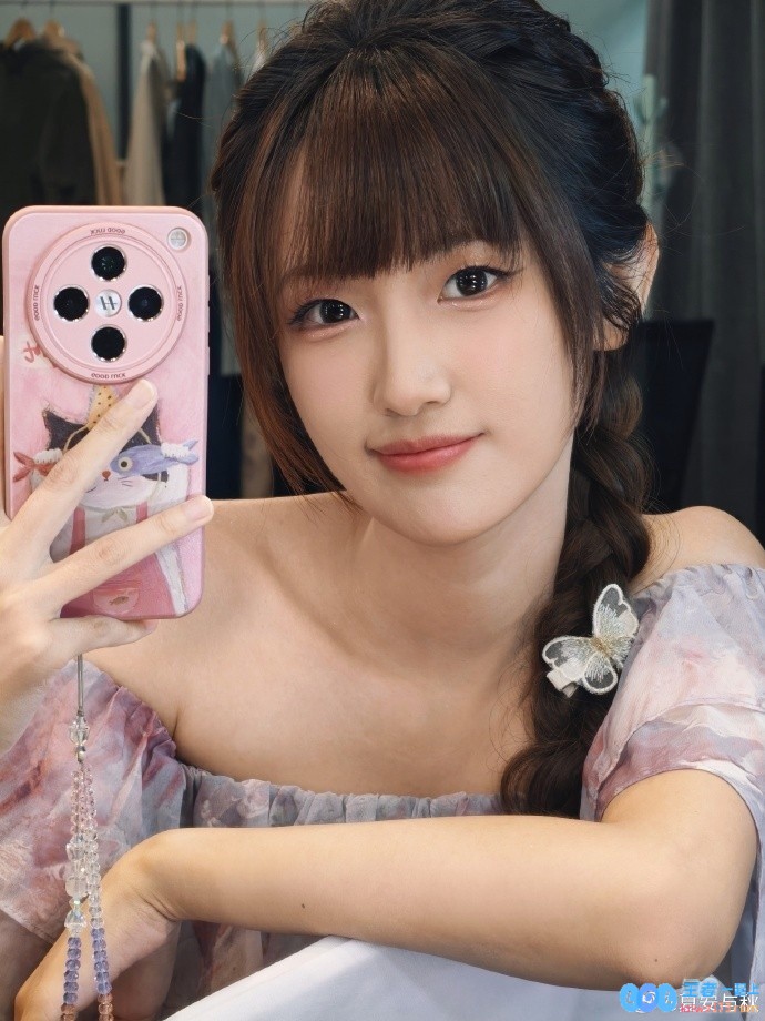 夏安分享自拍照：今天是紫色小福蝶❤，与春日共舞的梦幻时光