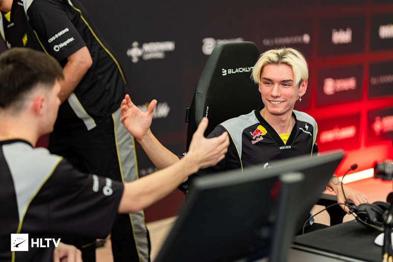 NAVI捧杯StarLadder秋季赛，赢得自2024年10月以来首个冠军