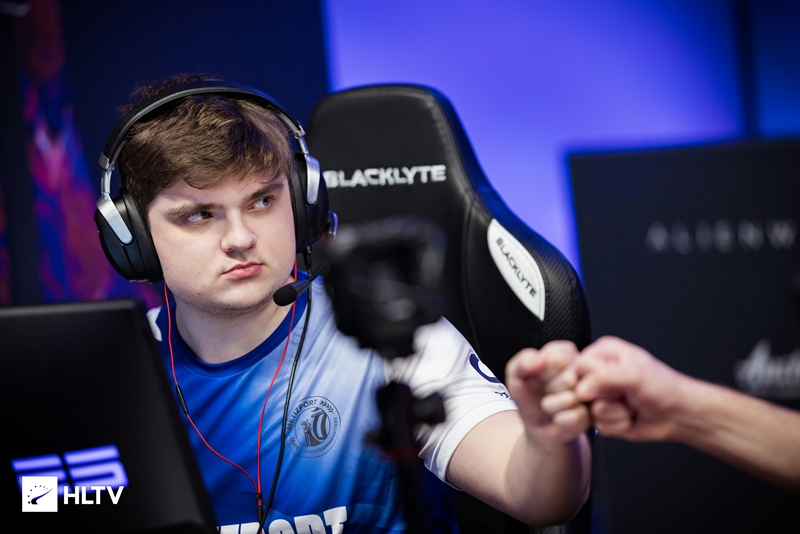 isak：MaiL09绝对是瑞典CS的未来，他身上全是积极的一面