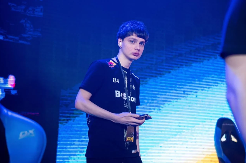 外媒分析：kyousuke弃Spirit投Falcons，他的选择是对是错？