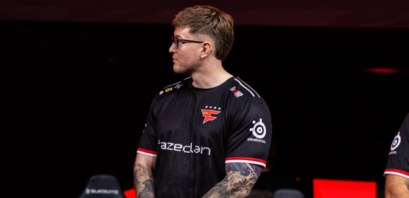 rain：赛前正和朋友放松，宿醉状态参加EPL