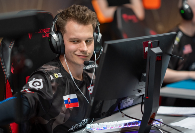 frozen：jcobbb主动提出让位给rain，我非常敬佩他