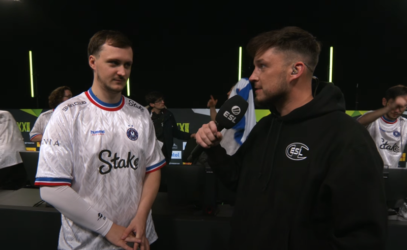 mezii：今天打的是经典FaZe式比赛，总感觉他们队里有魔力